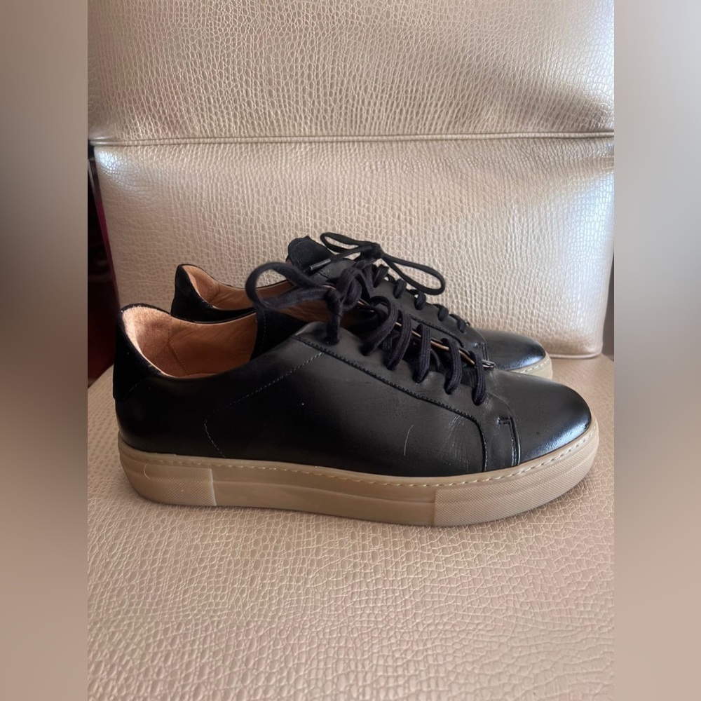 J Lindbergh Leather black sneakers size EU42 made in Portugal